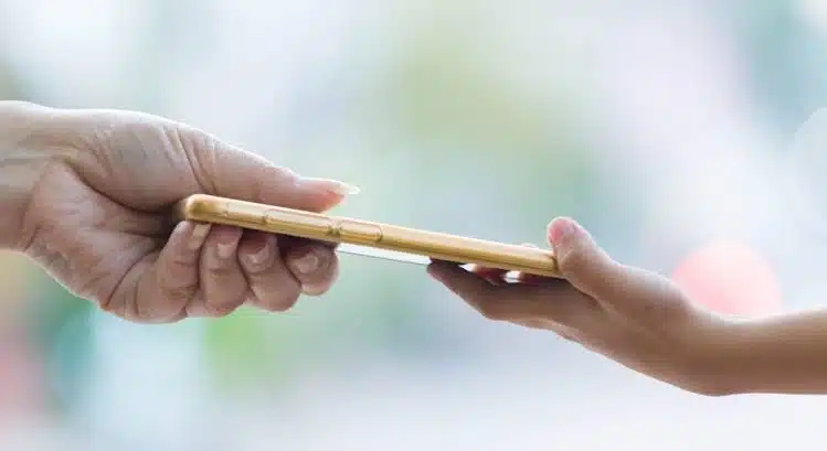What to Do Before Giving Your Phone Away