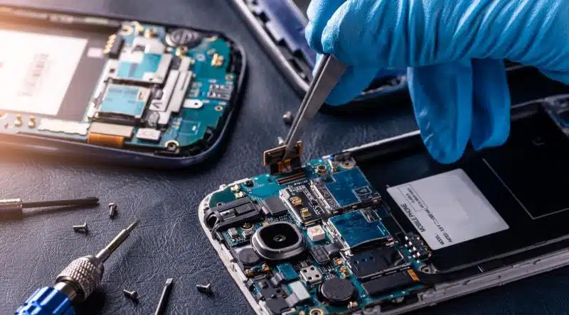 Ремонт телефонів у Києві: професійний сервіс від Smart Repair